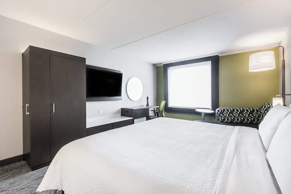 Holiday Inn Express & Suites TORONTO AIRPORT SOUTH by IHG 2