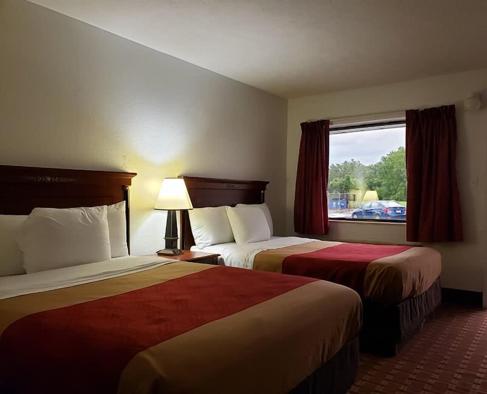 Carbondale Value Inn & Suites 1