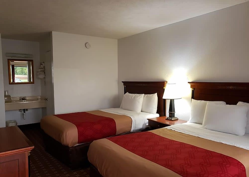 Carbondale Value Inn & Suites 2