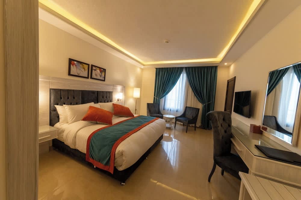 Petra Canyon Hotel 2