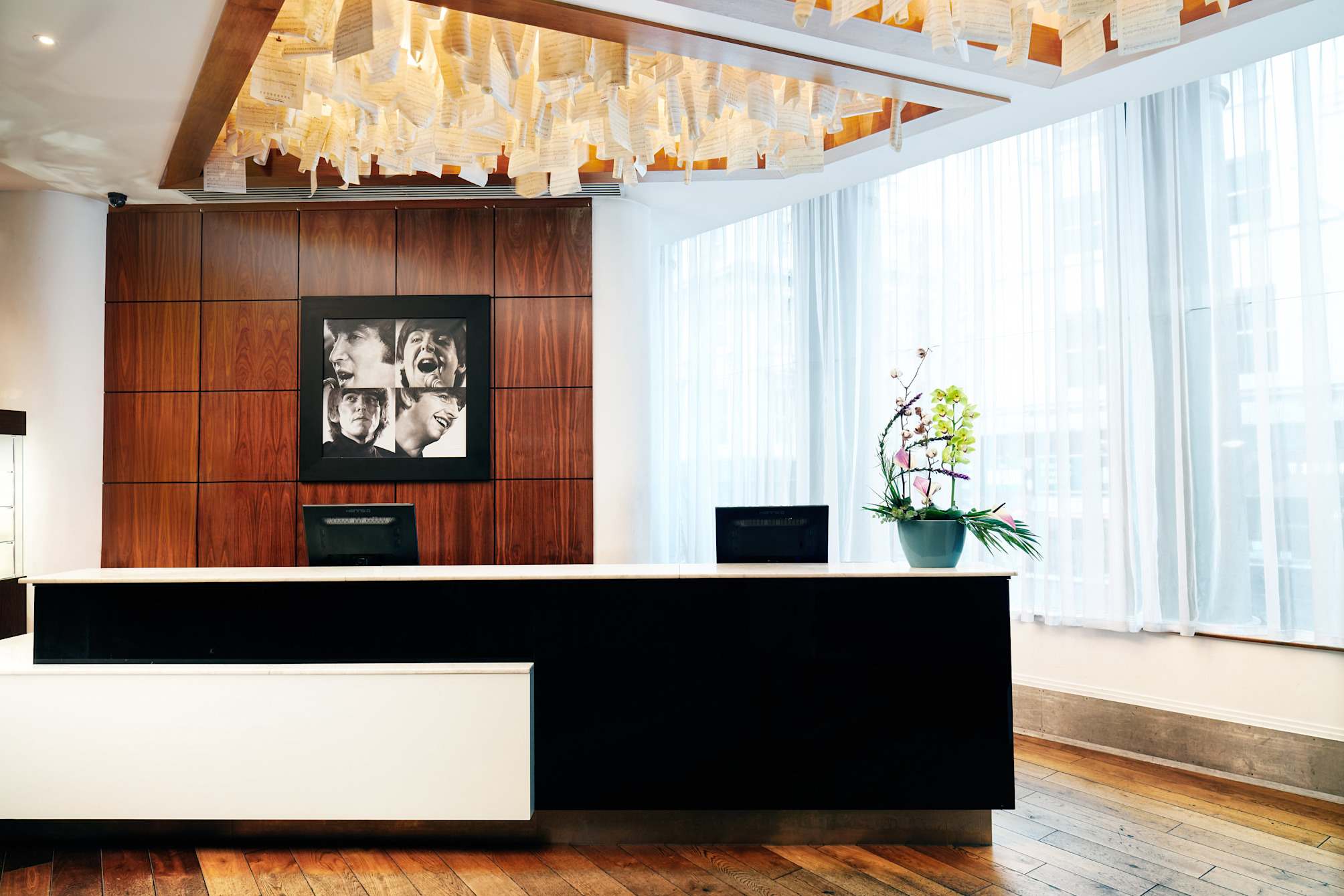 Hard Days Night Hotel 5