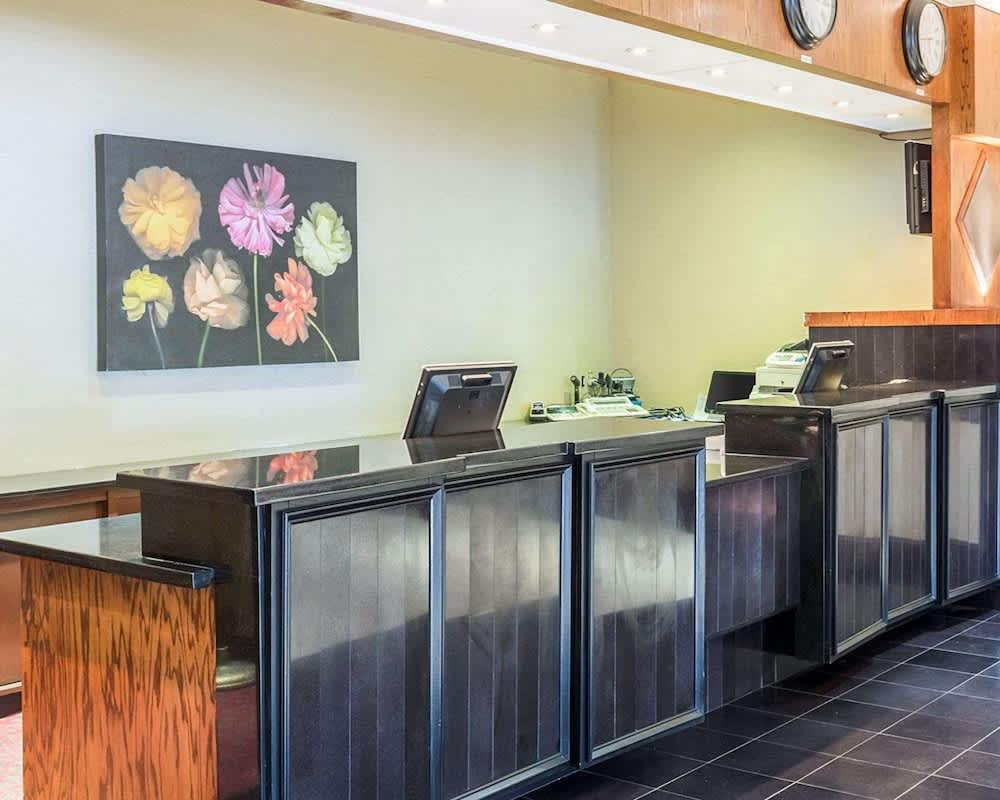 Clarion Hotel Somerset - New Brunswick 2
