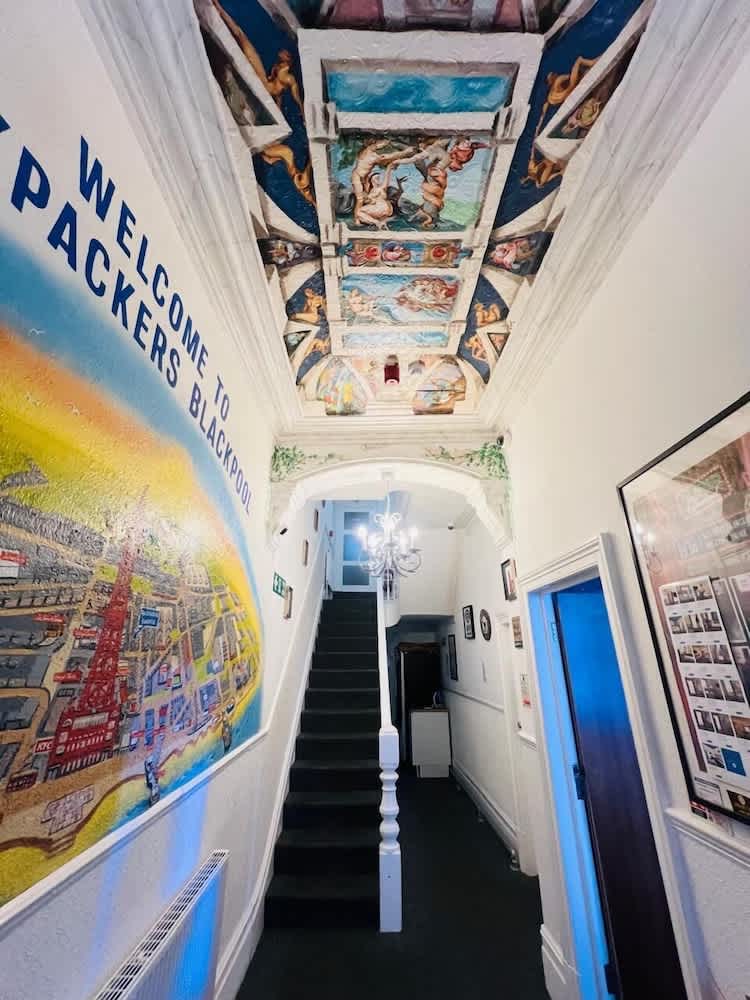Backpackers Blackpool Hotel & Suites 2