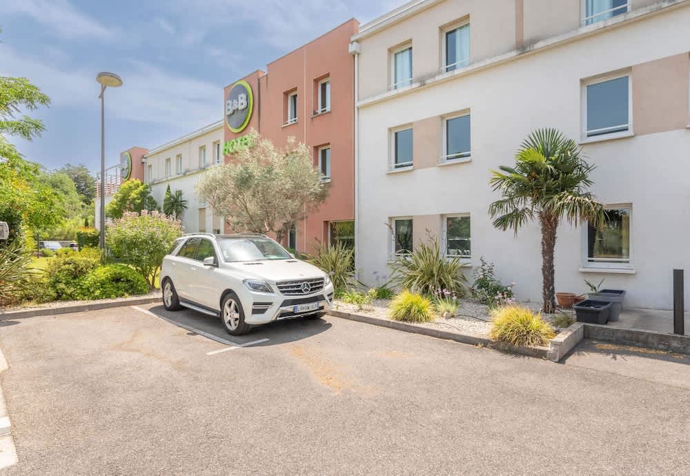 B&B HOTEL Marseille Aéroport Saint-Victoret 1