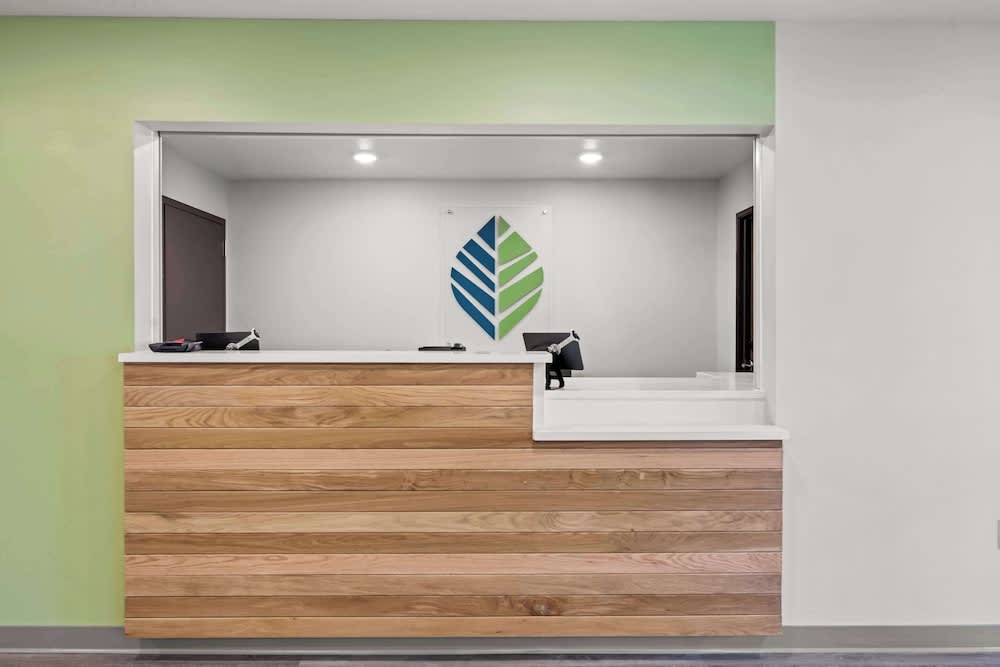 WoodSpring Suites Loves Park - Rockford 2