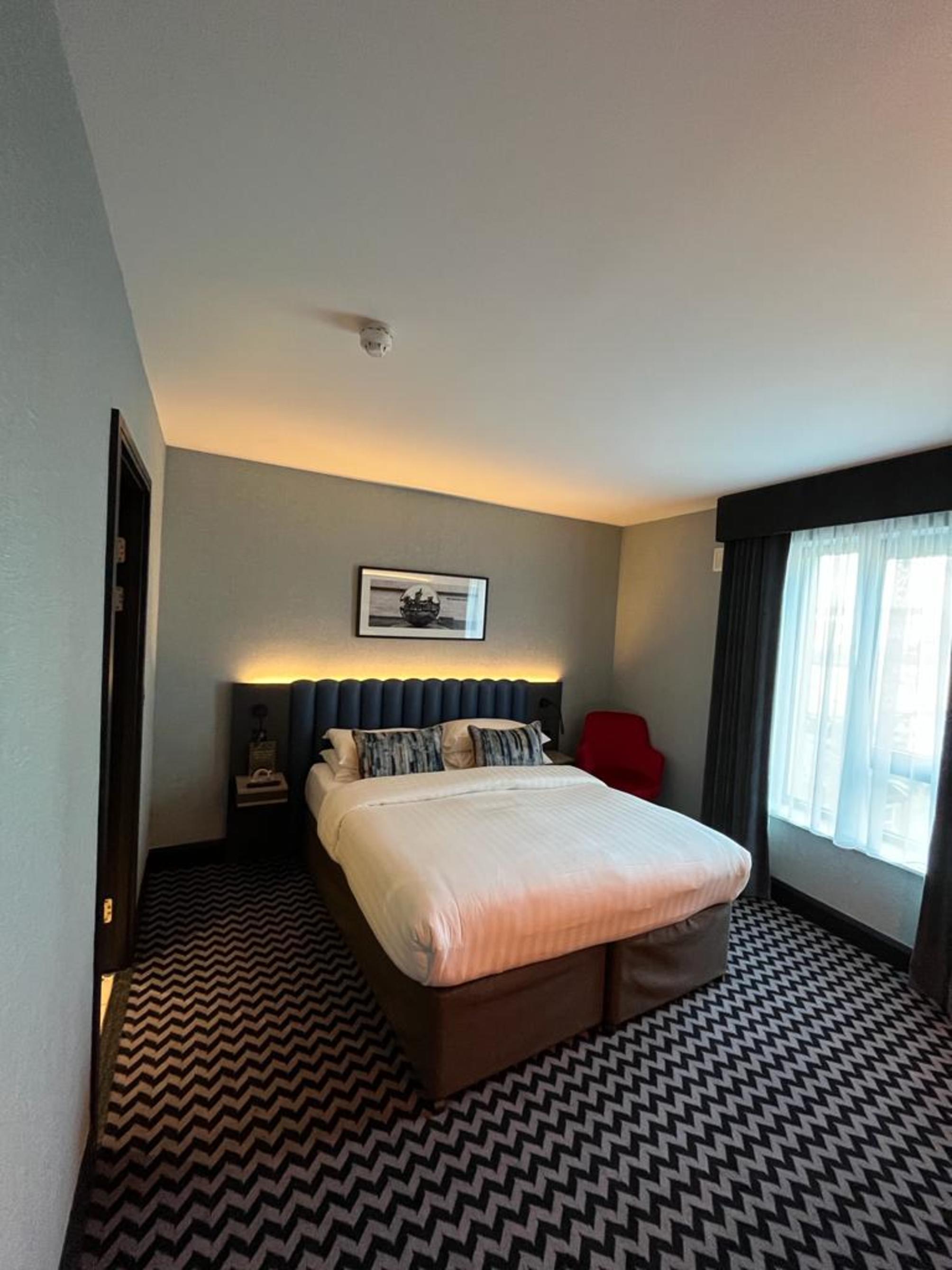 Academy Plaza Hotel 4