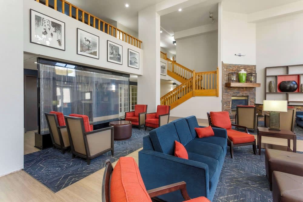 Comfort Suites Ogden Conference Center 4