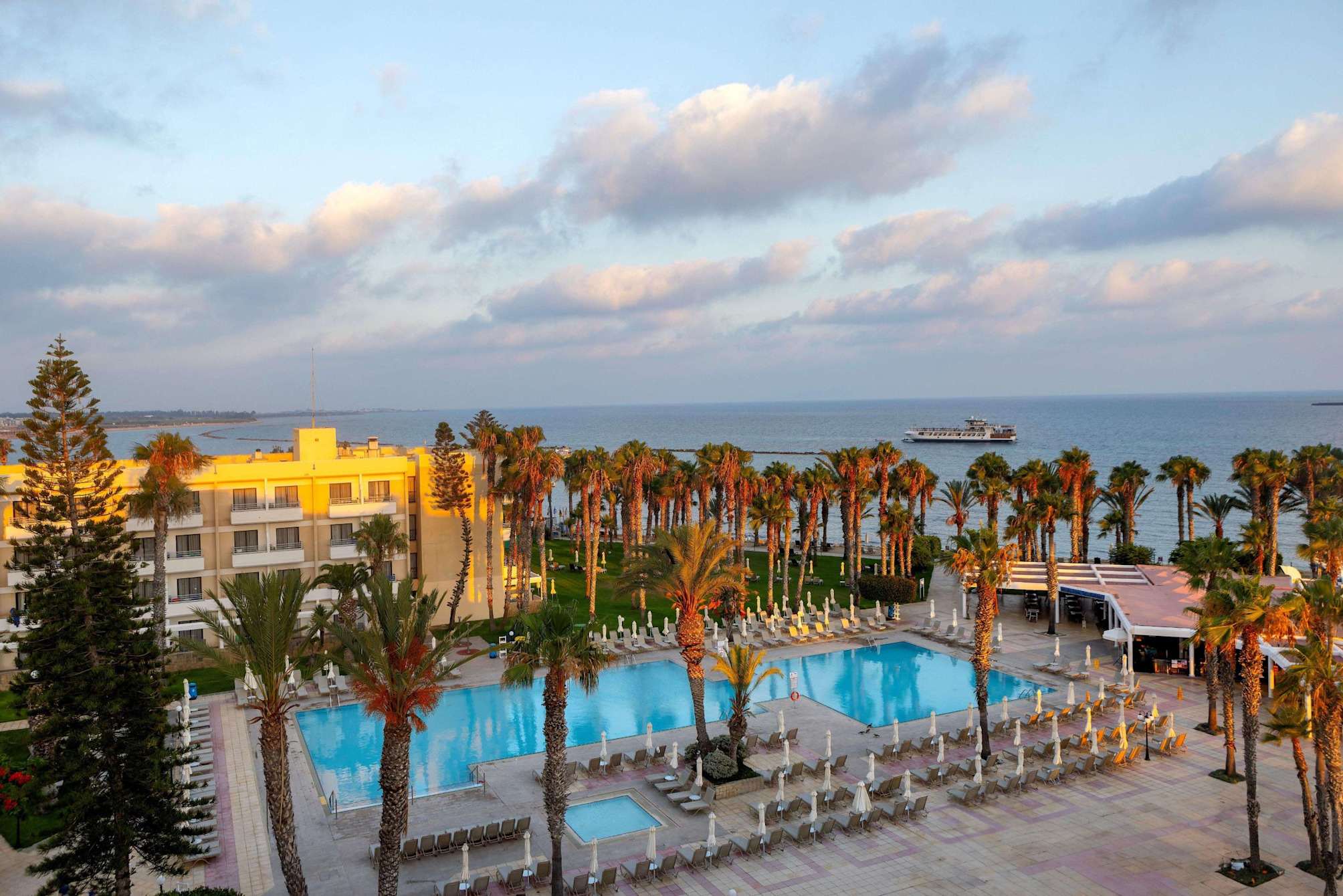 Louis Phaethon Beach 2