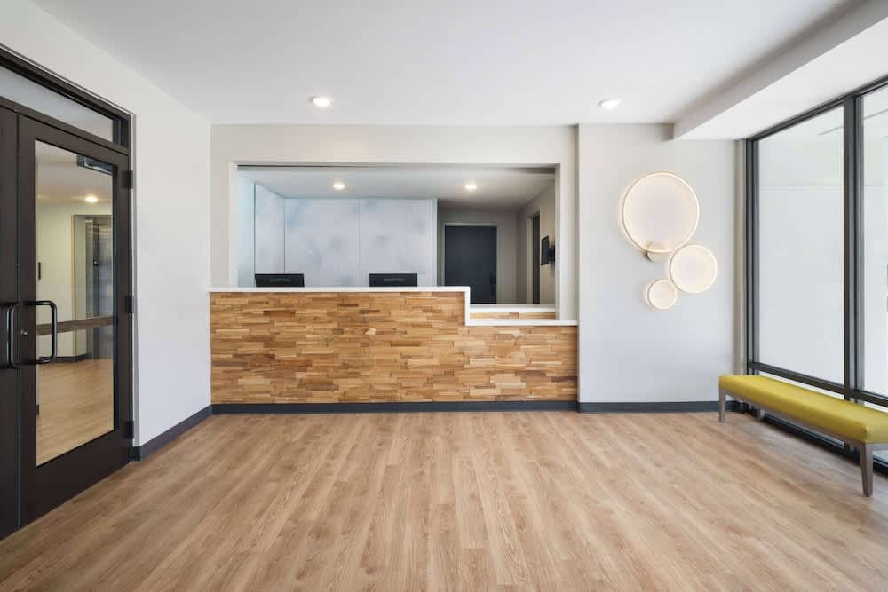 ECHO Suites Extended Stay by Wyndham Richmond West 2