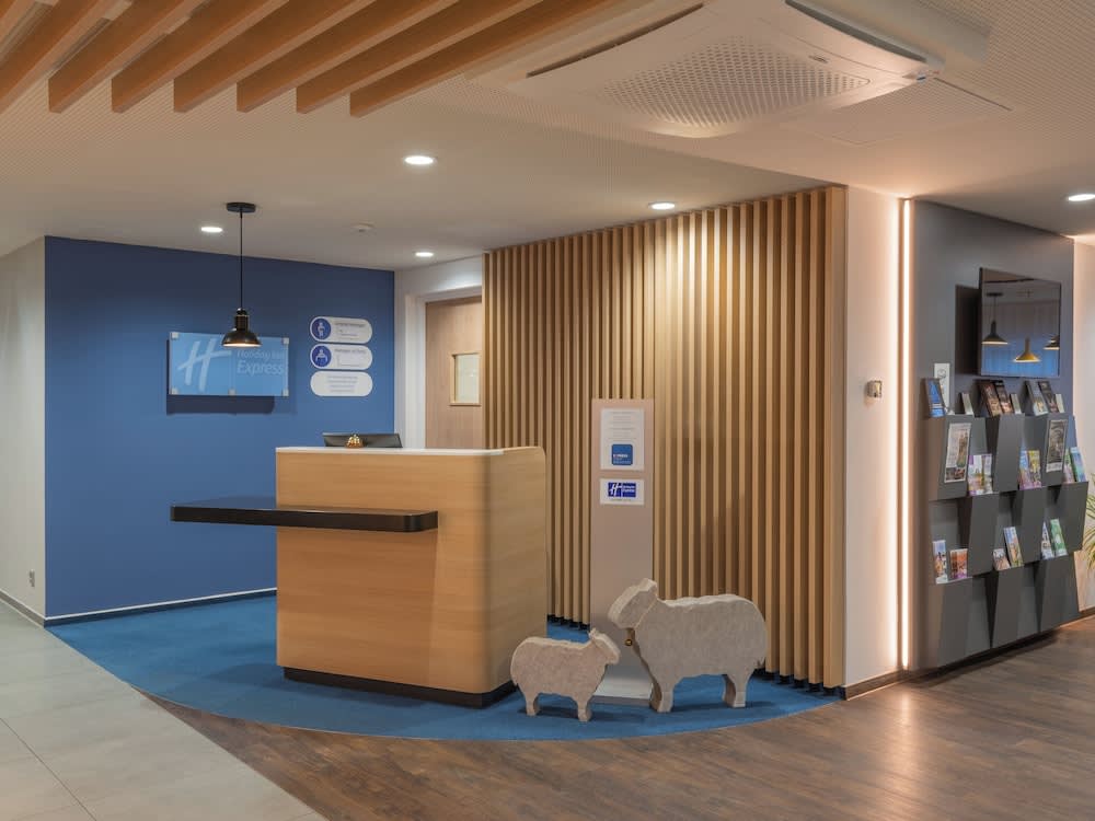 Holiday Inn Express - Hamburg South A7-AS42 by IHG 4