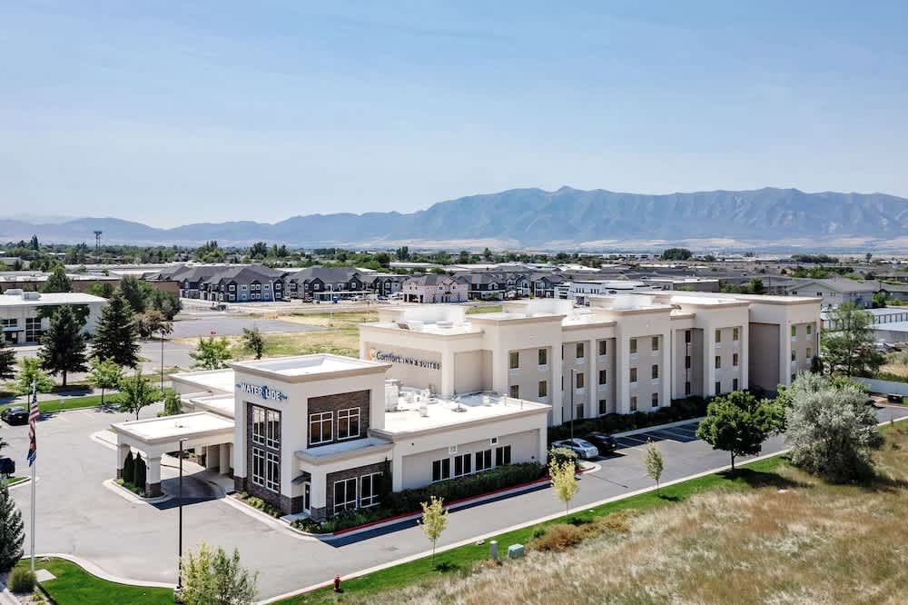 Comfort Inn & Suites Logan Near University 1