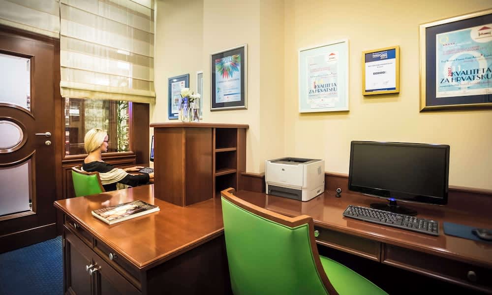 Best Western Premier Hotel Astoria 3