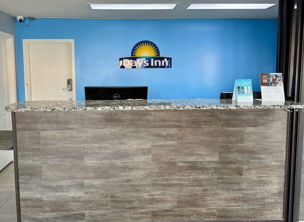 Days Inn by Wyndham Morristown 2