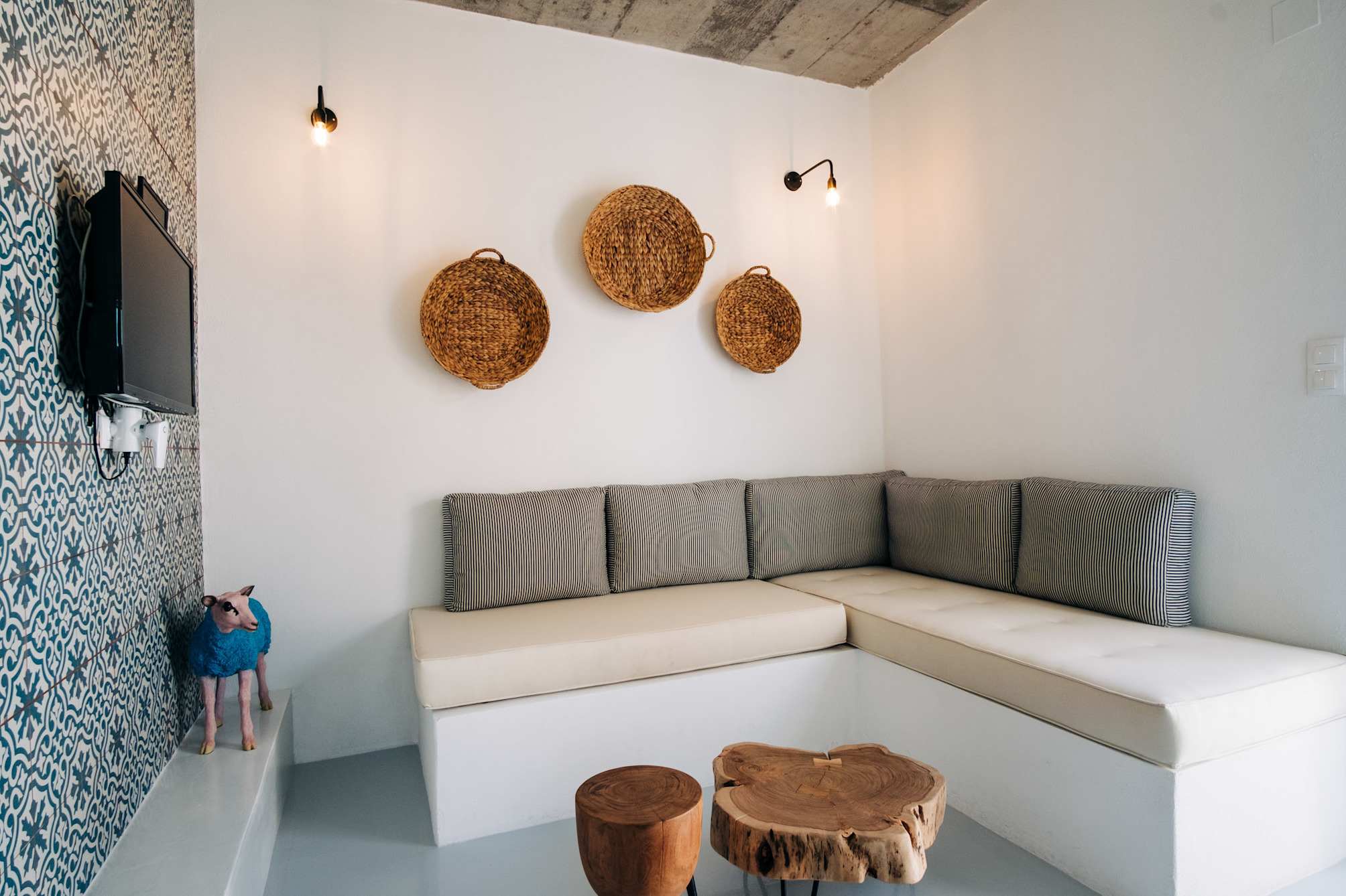 Mesanto Luxury Suites 2