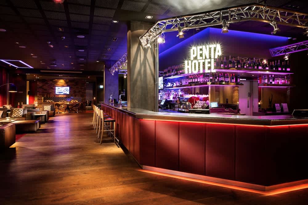pentahotel Reading 1