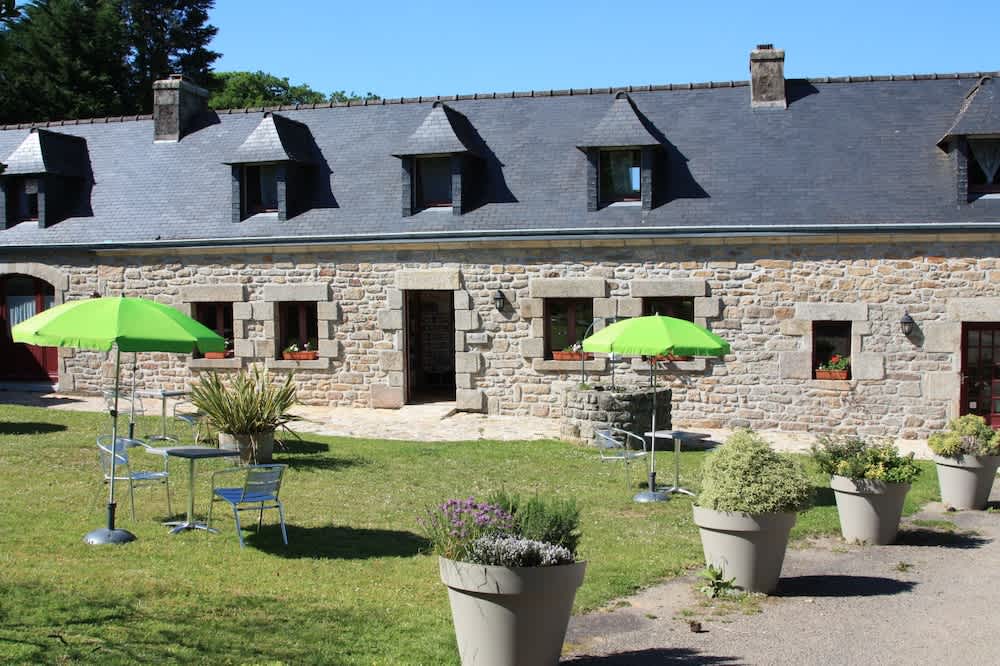 Domaine de Lesvaniel 1
