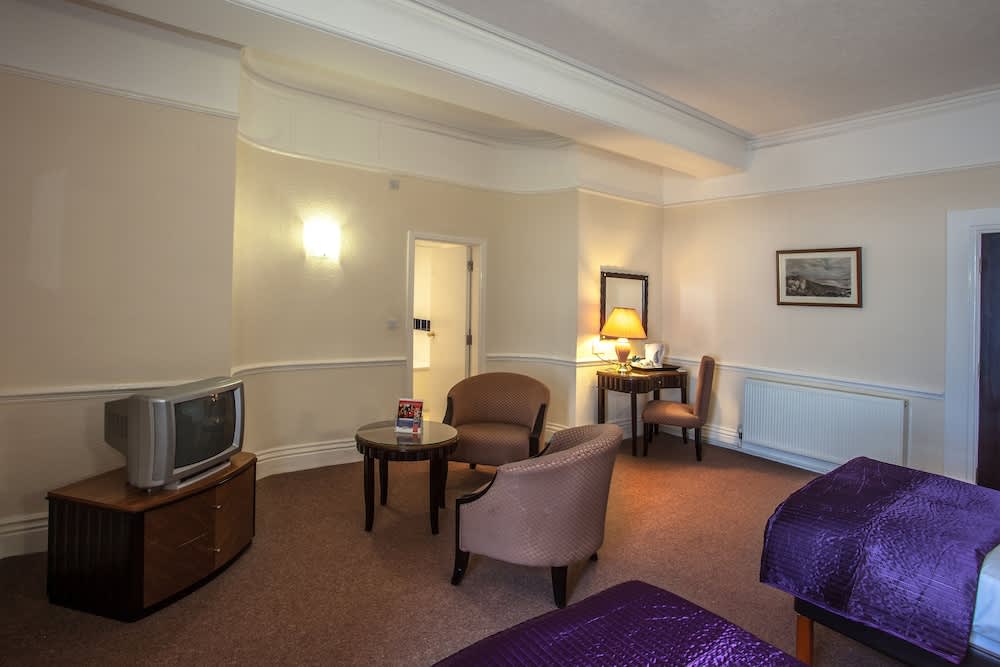 The Metropole Hotel 5