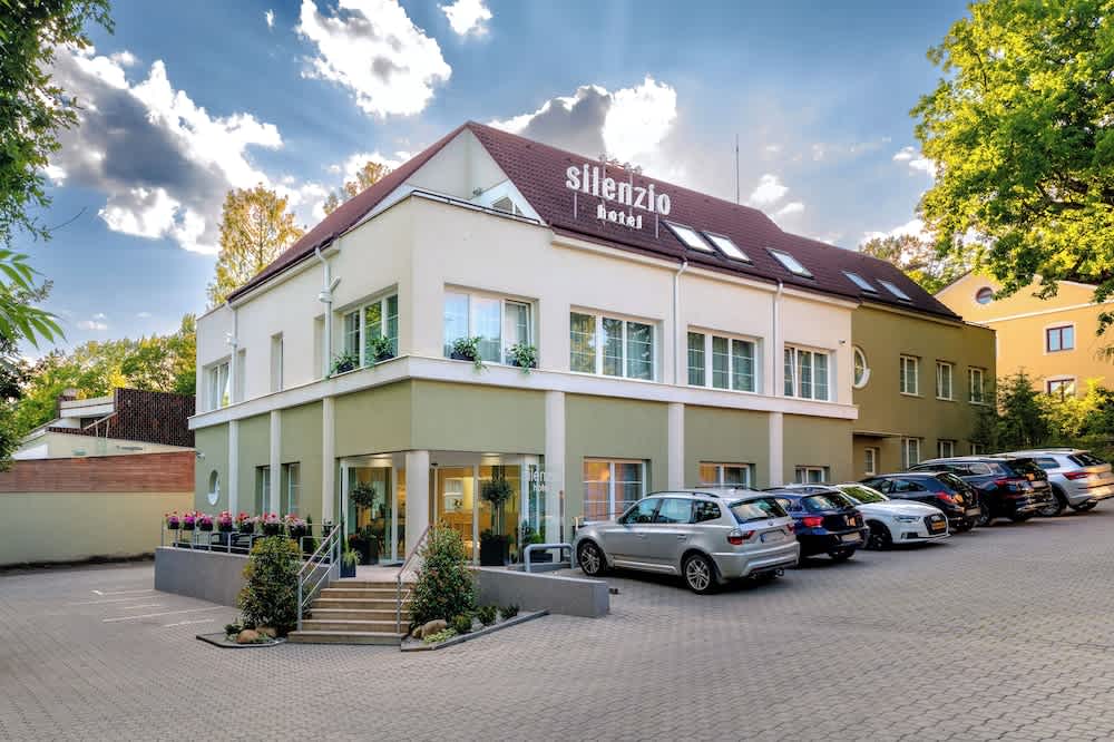 Hotel Silenzio 1