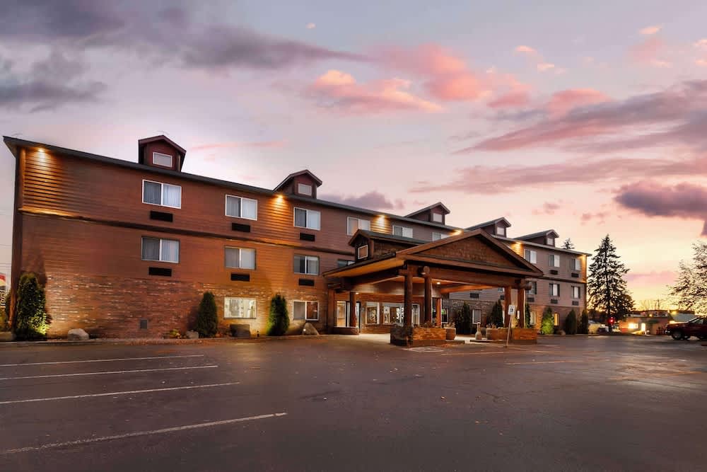 Best Western Plus Concord Inn 1
