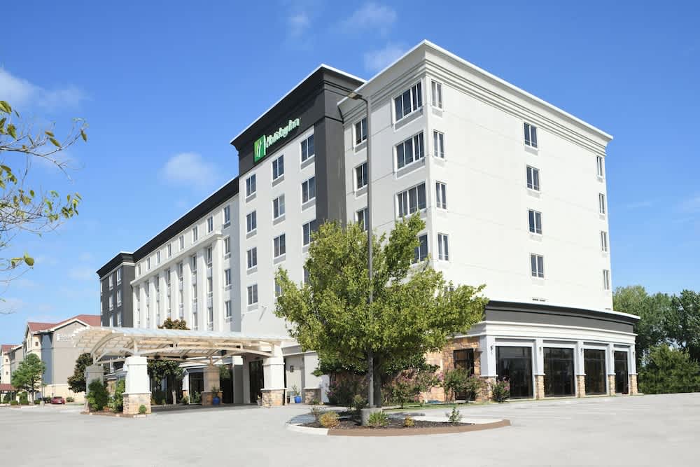 Holiday Inn OKLAHOMA CITY AIRPORT by IHG 1