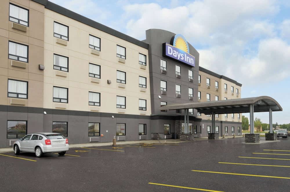Days Inn by Wyndham Regina Airport West 1