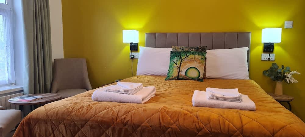 The Torland Hotel - Paignton Seafront, Guaranteed free parking 1