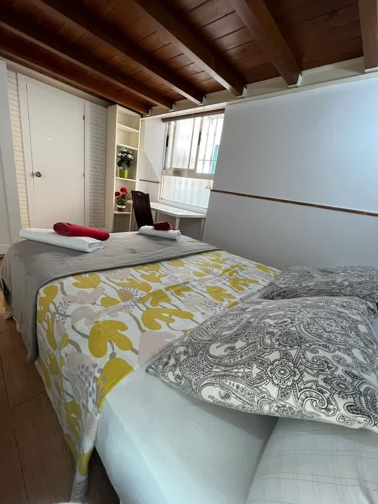 Airbhouse Private Rooms & Apartments 5