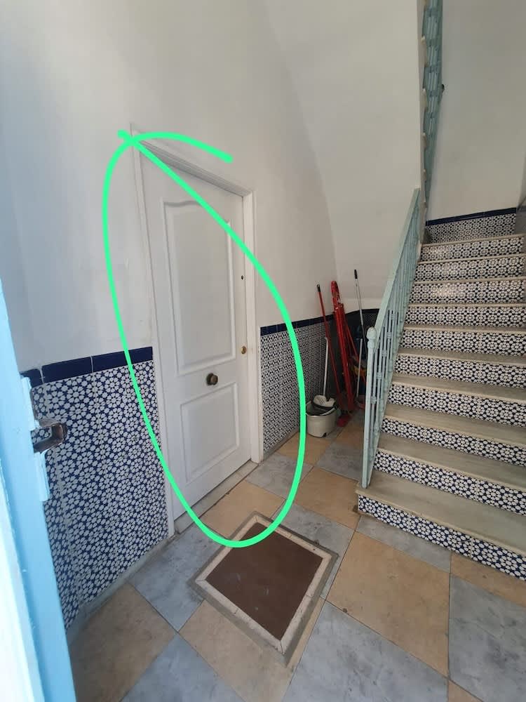 Airbhouse Private Rooms & Apartments 3