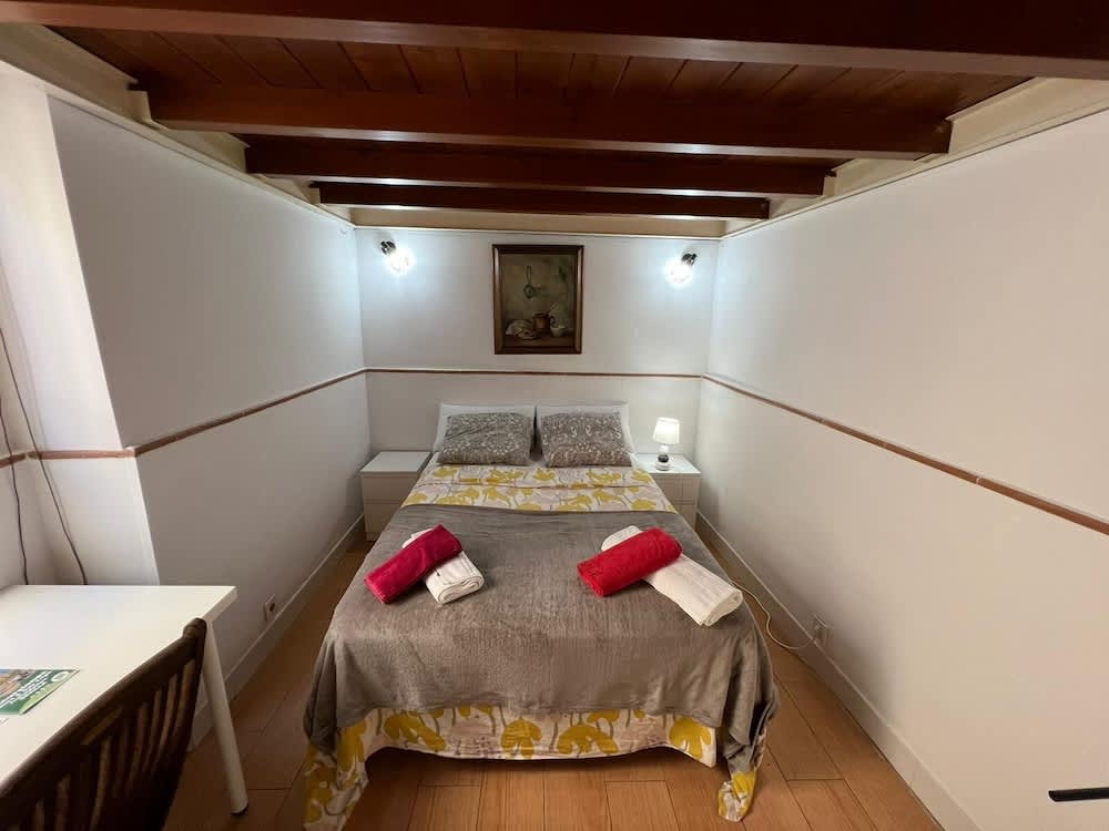 Airbhouse Private Rooms & Apartments 2