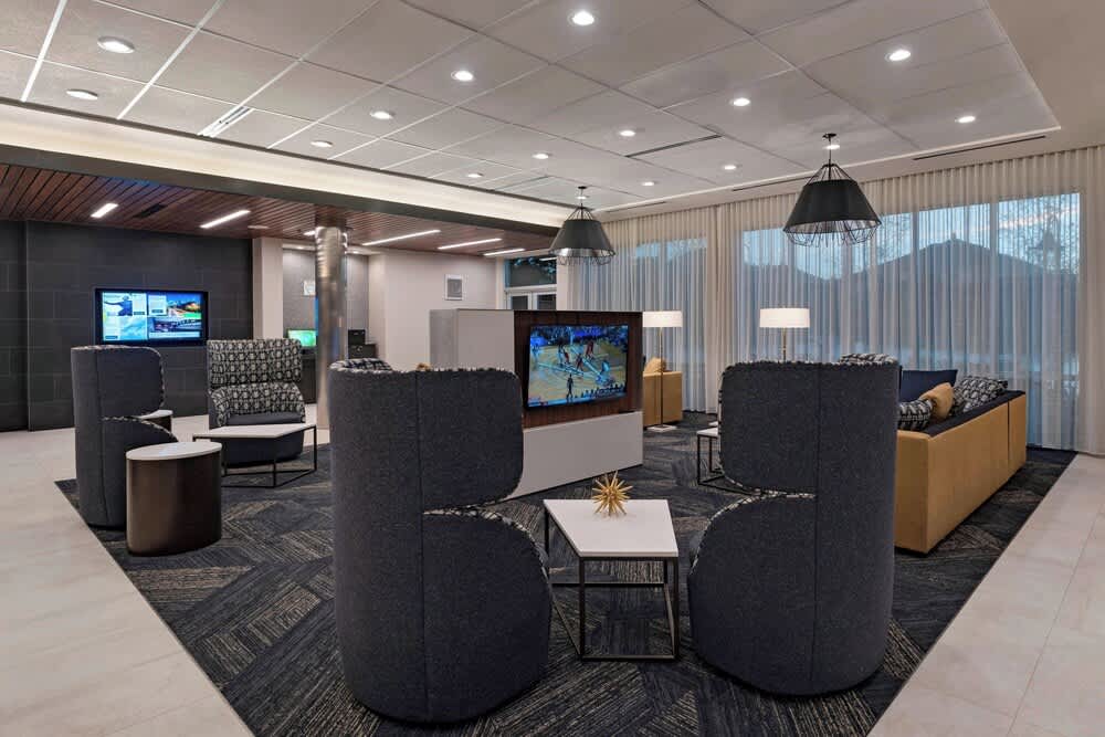 Courtyard by Marriott Houston Sugar Land/Lake Pointe 2