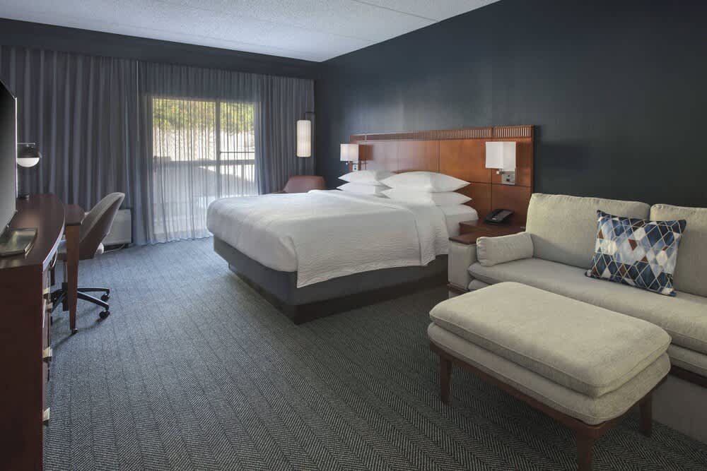 Courtyard by Marriott Norwalk 1
