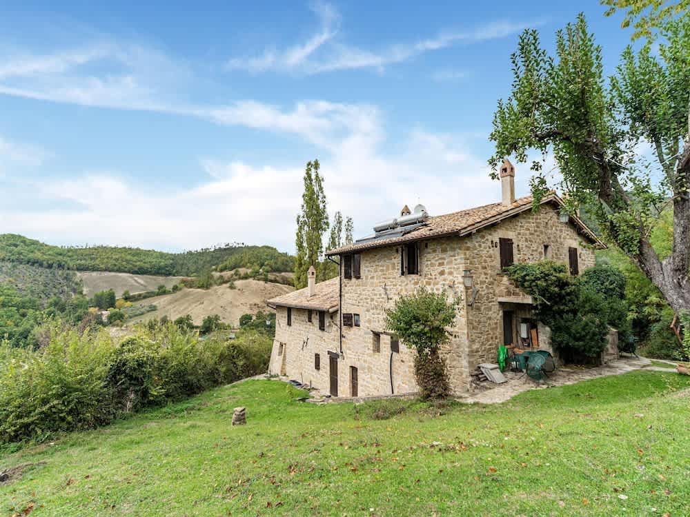 Cozy Cottage With Pool in Assisi 1