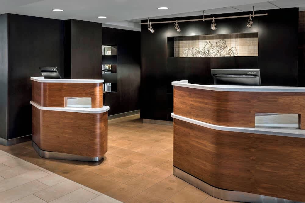 Courtyard By Marriott Jersey City Newport 2