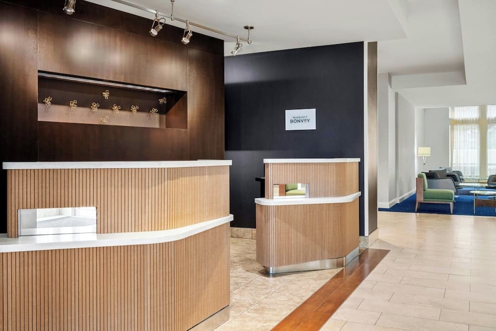 Courtyard by Marriott Evansville East 2
