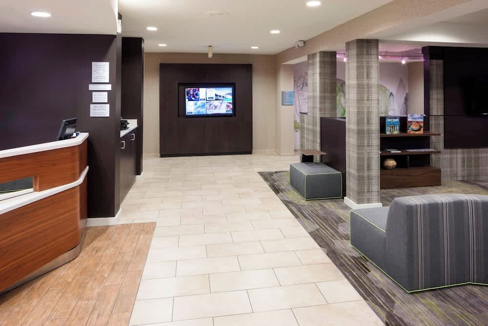 Courtyard by Marriott Pensacola 2