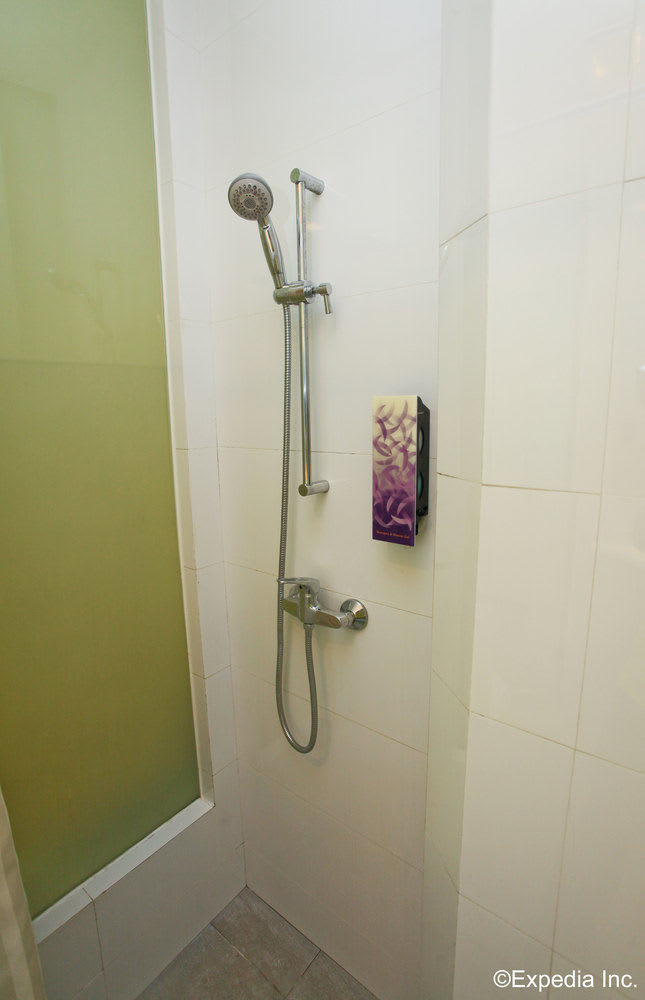 Aqueen Hotel Lavender 2