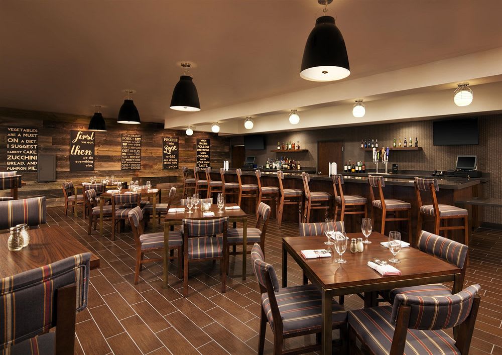 FOUR POINTS BY SHERATON PHOENIX SOUTH MOUNTAIN 1