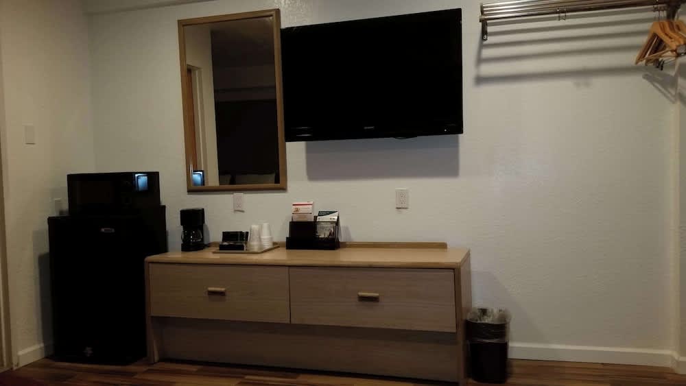 Rodeway Inn Civic Center 4