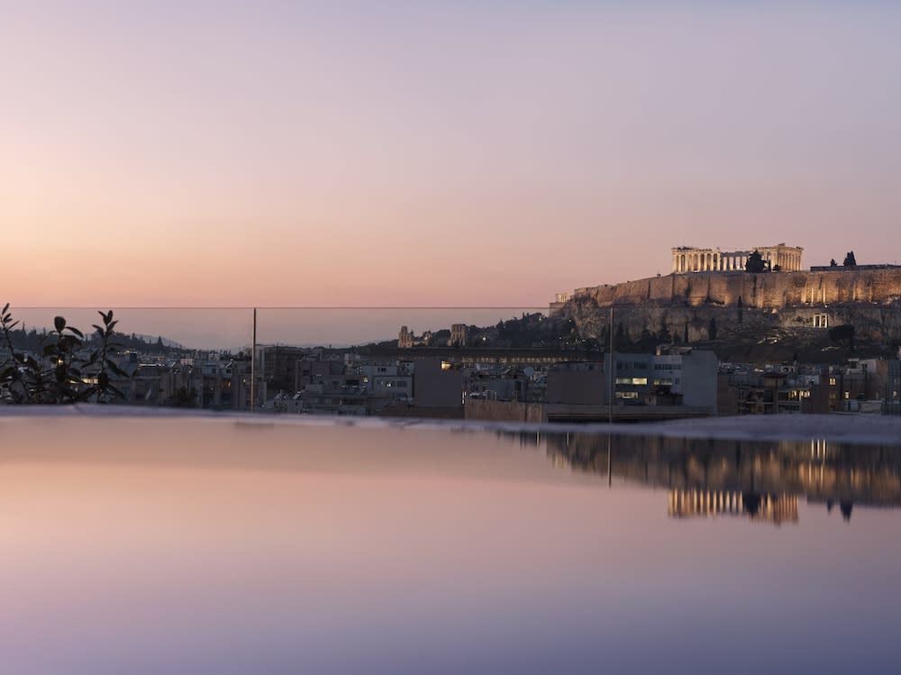 Monastik Living in Athina 1