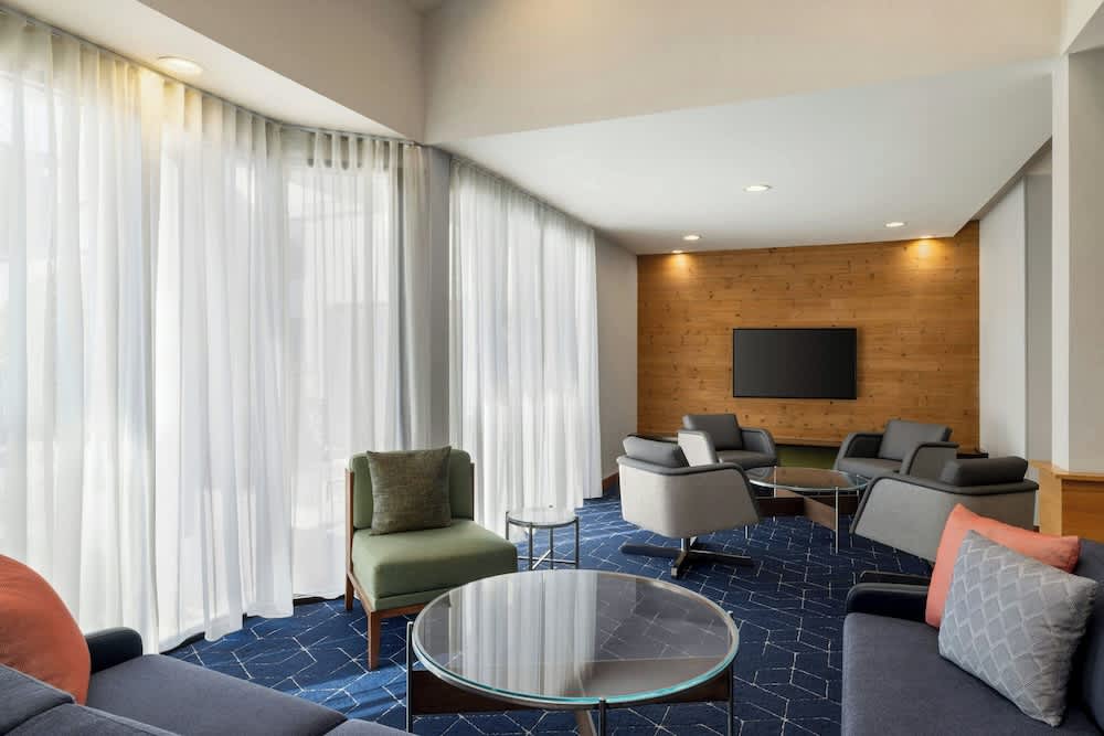 Courtyard by Marriott Atlanta Northlake 2