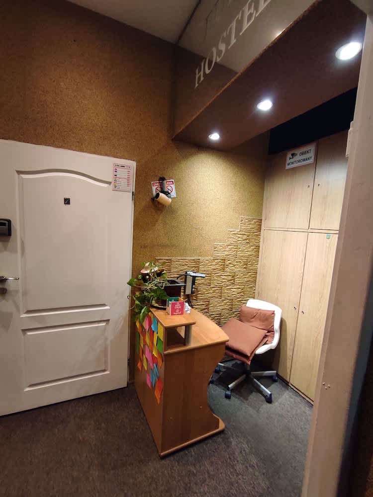 GIRLS Dorm Apartment 1