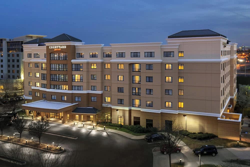 Courtyard by Marriott Newark Elizabeth 1