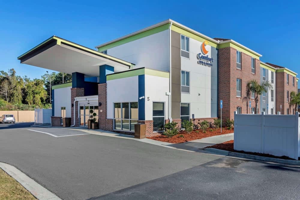 Comfort Inn & Suites Brunswick I-95 1