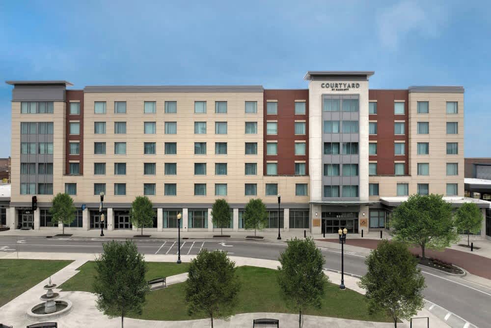 Courtyard by Marriott Muncie at Horizon Convention Center 1