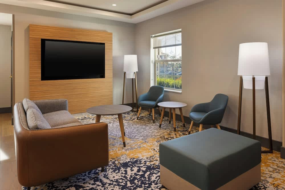 TownePlace Suites by Marriott Ontario Airport 3