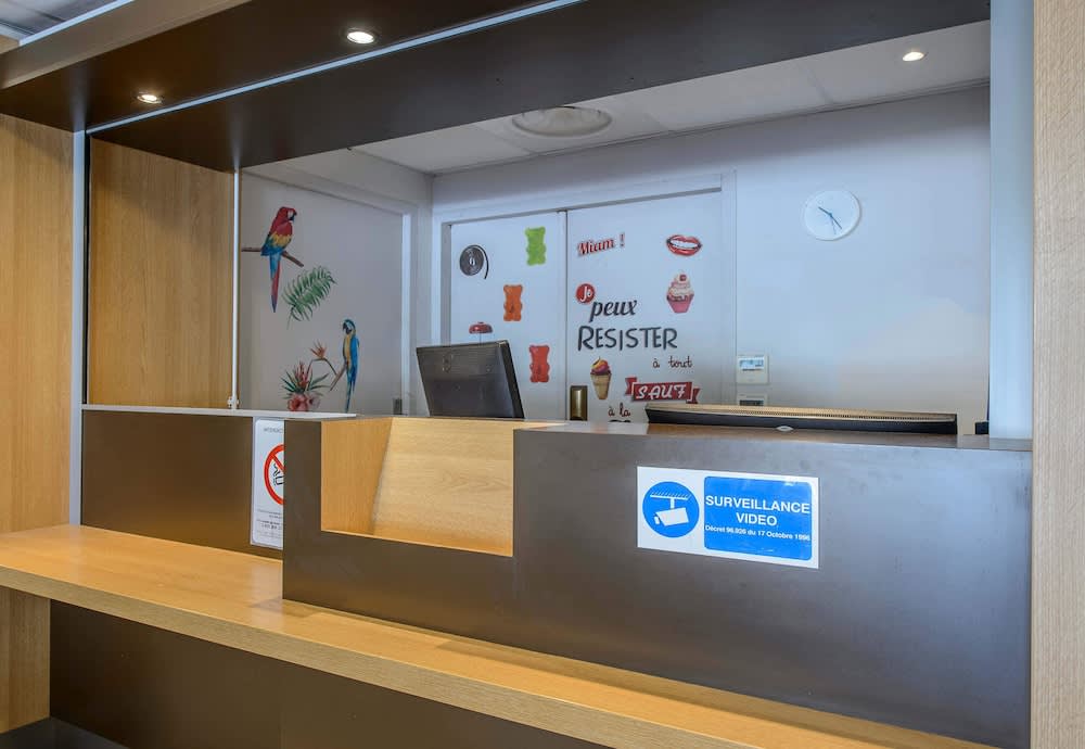 B&B HOTEL Nîmes Ville Active, parking sécurisé gratuit 2
