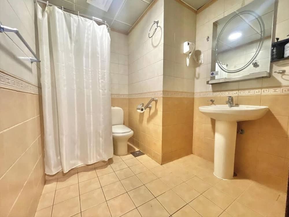 Al Mukhtara Almasi Hotel 1
