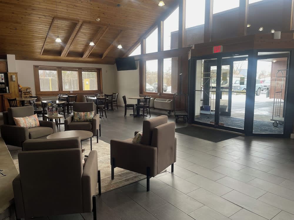 Comfort Inn & Suites Syracuse-Carrier Circle 5