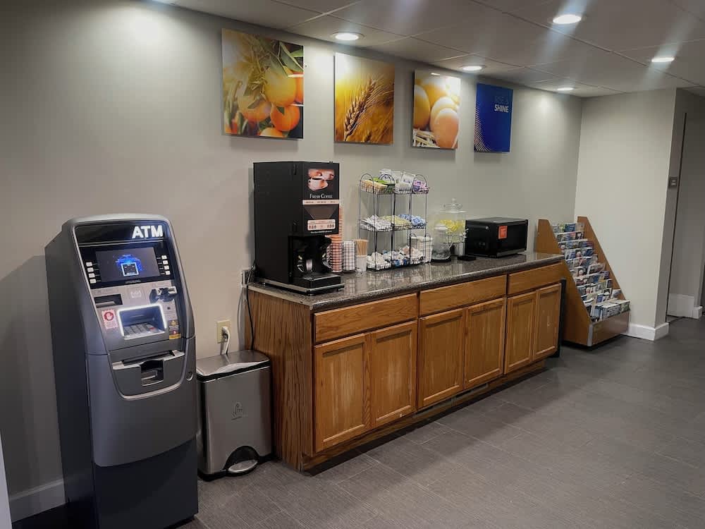 Comfort Inn & Suites Syracuse-Carrier Circle 1