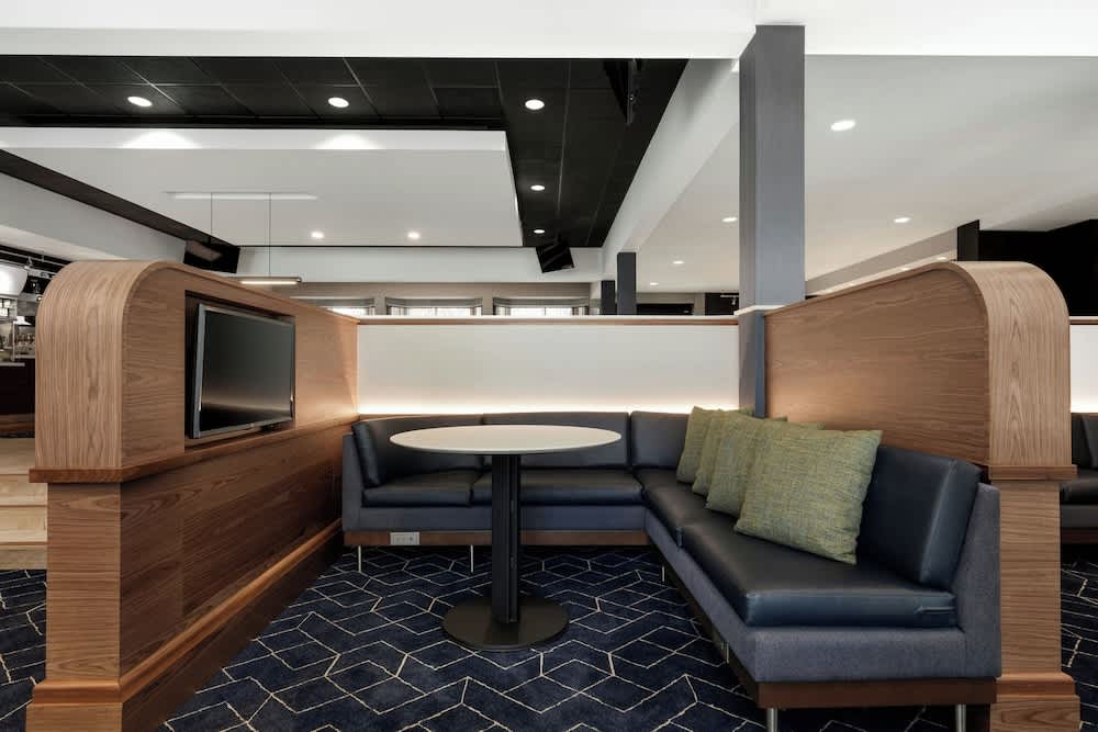 Courtyard by Marriott Denver Central Park 5